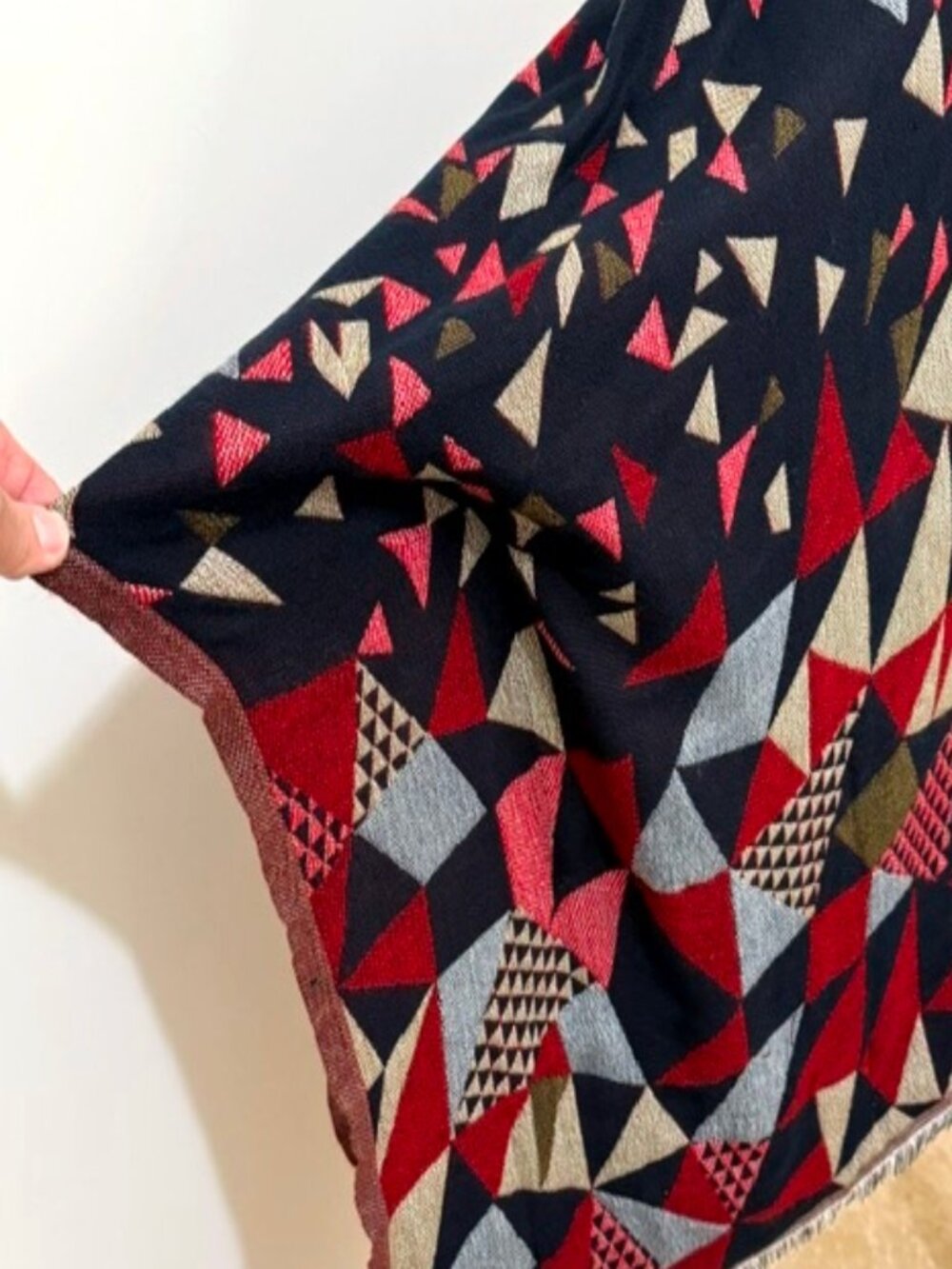 Uno Alla Volta Geometric Ruana Cape Wrap Poncho Armholes Boho One Size - Picture 5 of 8